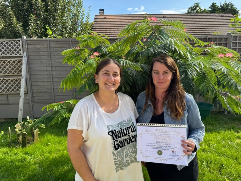 Remise de diplôme : une élève certifiée aux côtés de Cristina