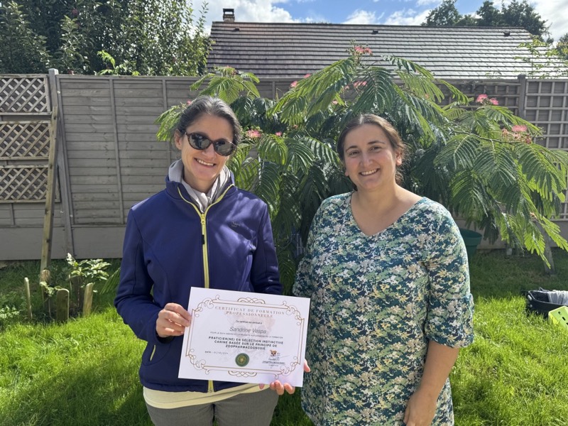 Remise de diplôme : une élève certifiée aux côtés de Cristina