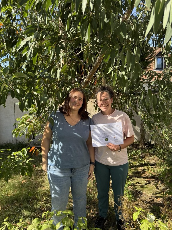 Remise de diplôme : une élève certifiée aux côtés de Cristina