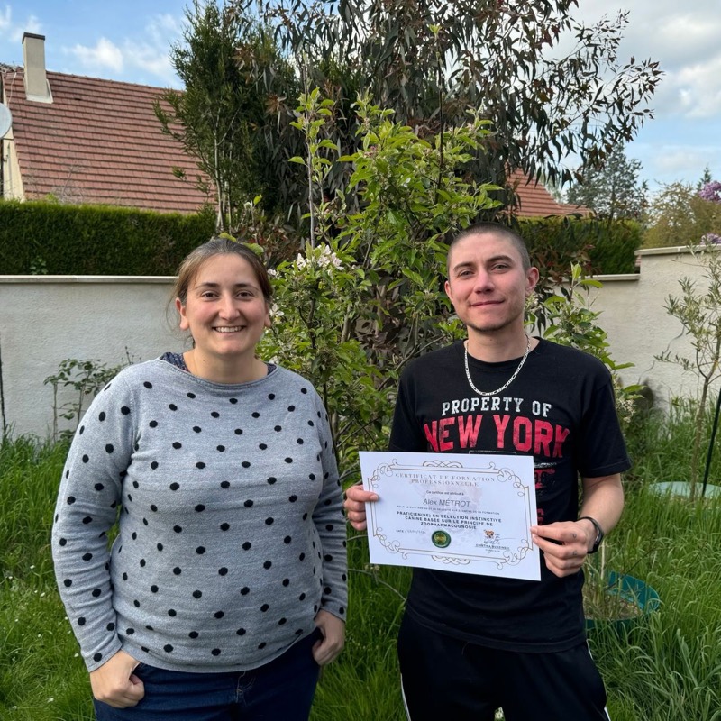 Remise de diplôme : une élève certifiée aux côtés de Cristina