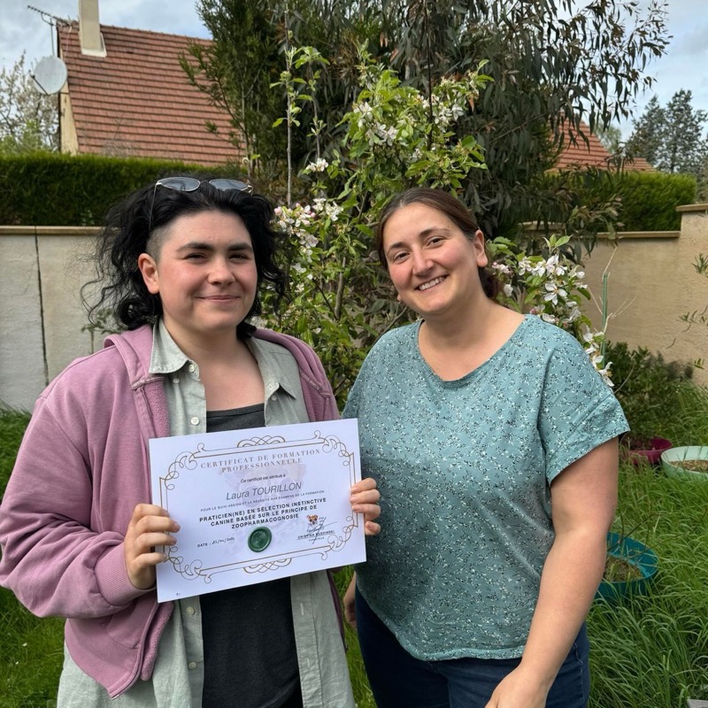 Remise de diplôme : une élève certifiée aux côtés de Cristina